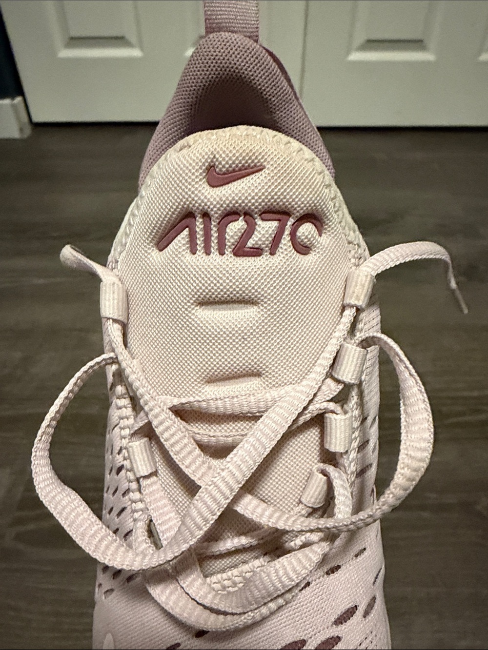 Nike Women’s Air270 Pink Sneakers with Burgundy - Picture 2 of 8